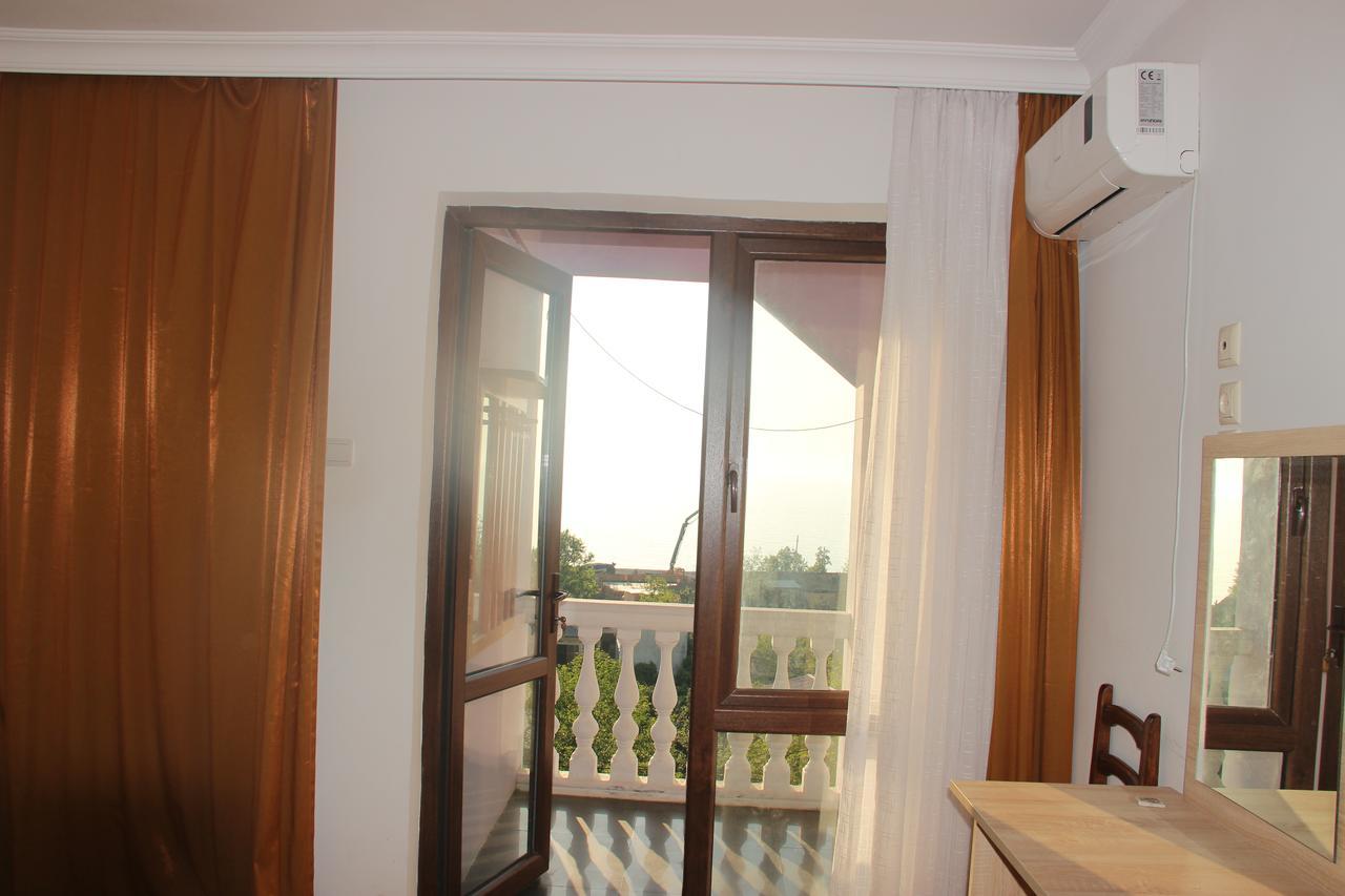 Badu Guest House Kvariati Exterior photo