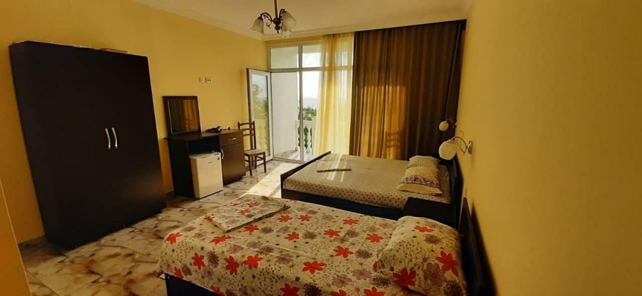 Badu Guest House Kvariati Exterior photo